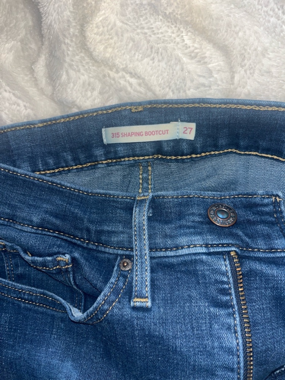 Women's Levi Bootcut Jeans - Picture 4 of 4